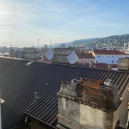 Red Dream Apartment Триест Екстериор снимка